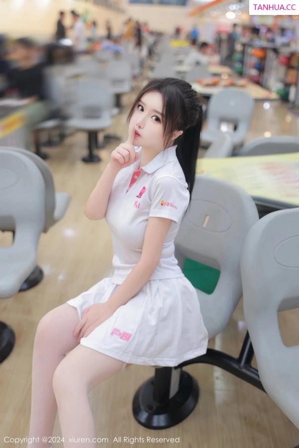   [XiuRen]高清写真图 2024.02.20 No.8118 小薯条nienie 丝袜美腿第48张图片